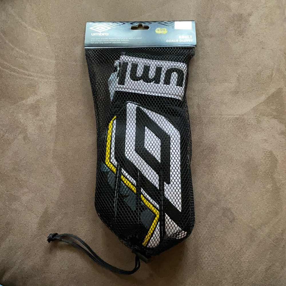 UMBRO Adult Goalie Gloves